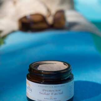 Protector solar facial con color